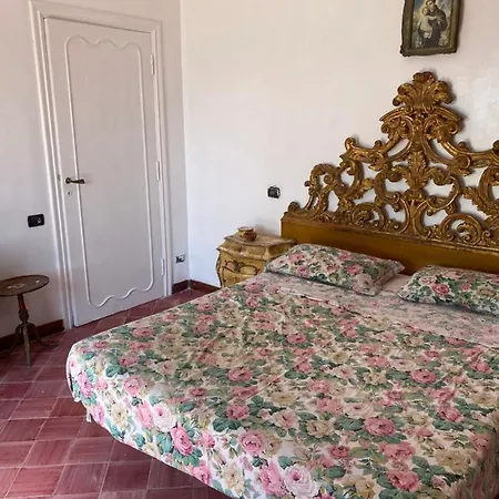 Liliana Luxury 圣塔马利奈拉