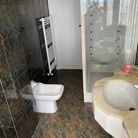 Liliana Luxury * 圣塔马利奈拉